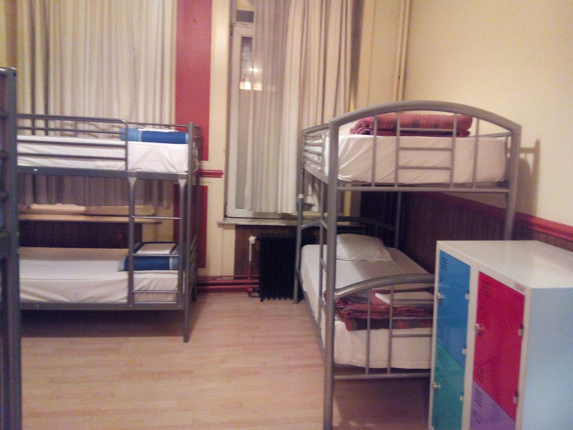 Hostel Louise Ixelles Dış mekan fotoğraf